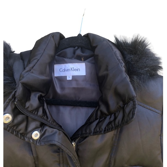 Calvin Klein Down Quilted Faux Fur Trim Black Hooded Puffer Coat - Picture 6 of 12